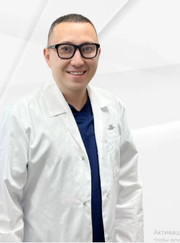 Нефролог, андролог Нурлан Курмангалиевич Ахмадиев