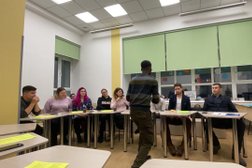 Центр иностранных языков и довузовской подготовки иностранных граждан Нгуэу, с рейтингом 3.9 - находится по адресу Новосибирск, Ядринцевская улица, 53 