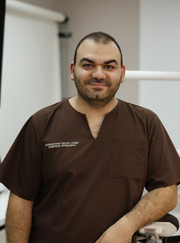 Имплантолог, стоматолог-ортопед Андраник Арсенович Амаякян