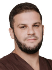 Имплантолог, стоматолог-хирург Артем Симонович Мхитарян