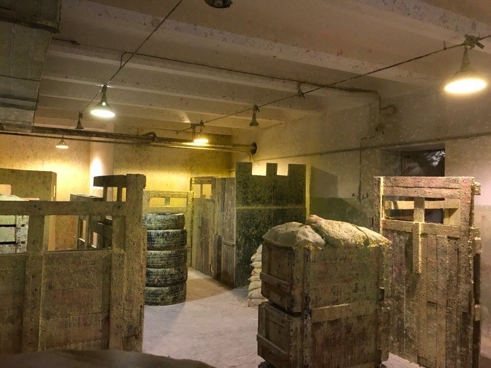 Пейнтбол в помещении. Пейнтбол в крытом помещении. Cs пейнтбол спб. Пейнтбол питер. Пейнтбол в помещении москва.