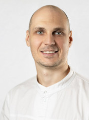 Имплантолог, стоматолог Григорий Викторович Курносов