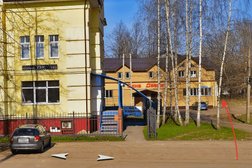 Медицинский центр Вершина, с рейтингом 4.1 - находится по адресу Ярославль, посёлок Парижская Коммуна, 11а 