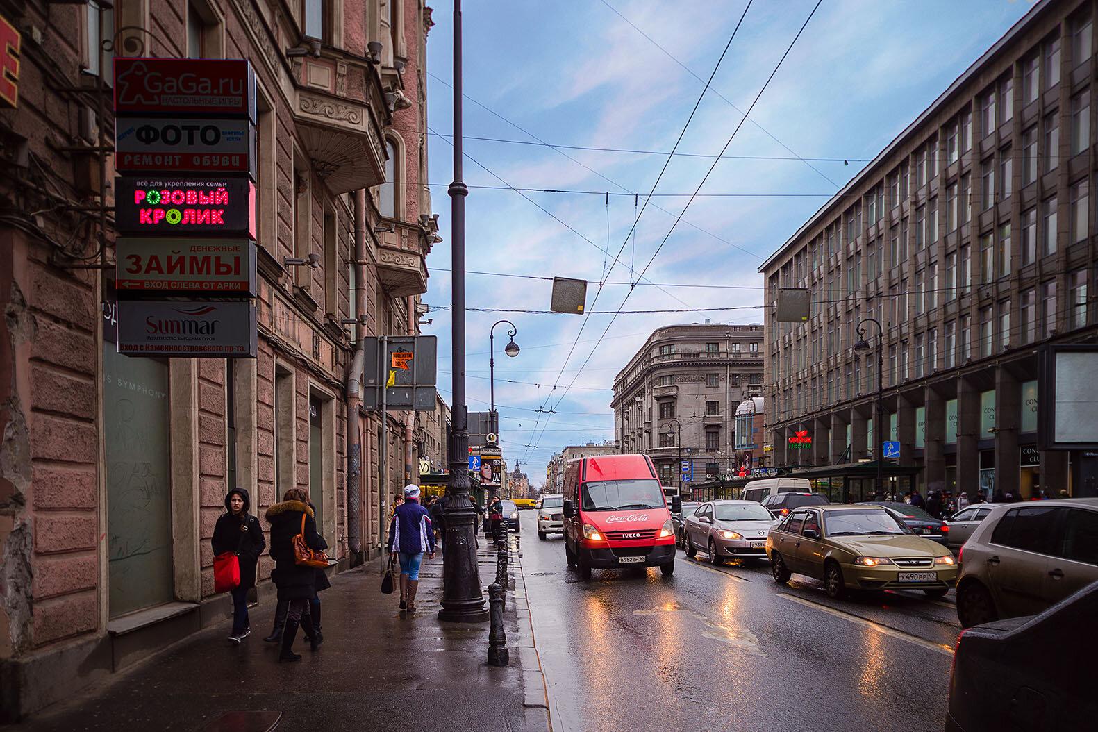 метро петроградская