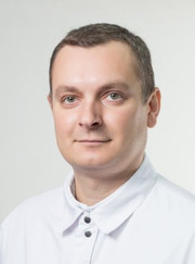Главный врач, имплантолог Дмитрий Николаевич Демченко