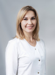 Стоматолог, стоматолог-терапевт Любовь Анатольевна Комарчук