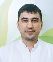 Имплантолог, стоматолог-ортопед Роман Мансурович Матниязов