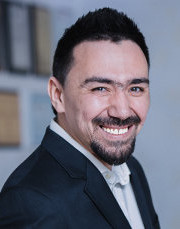 Имплантолог, стоматолог Азат Рашитович Муталов