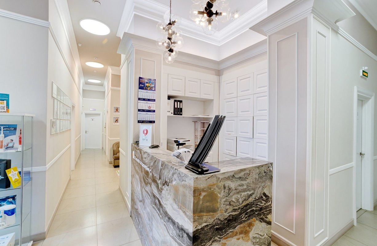 клиника доктора романенко. крона дент. крона дент просвещения 53. стоматология на просвещения 53. крона дент.