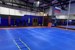 Центр единоборств и фитнеса ПРОРЫВ, с рейтингом 5 - находится по адресу Красноярск, Центральный район, Центральный район, 660000, улица Дубровинского, 43 