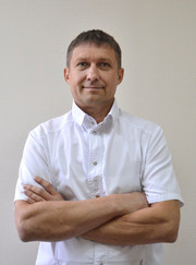 Стоматолог-ортопед, директор Сергей Анатольевич Почивалов